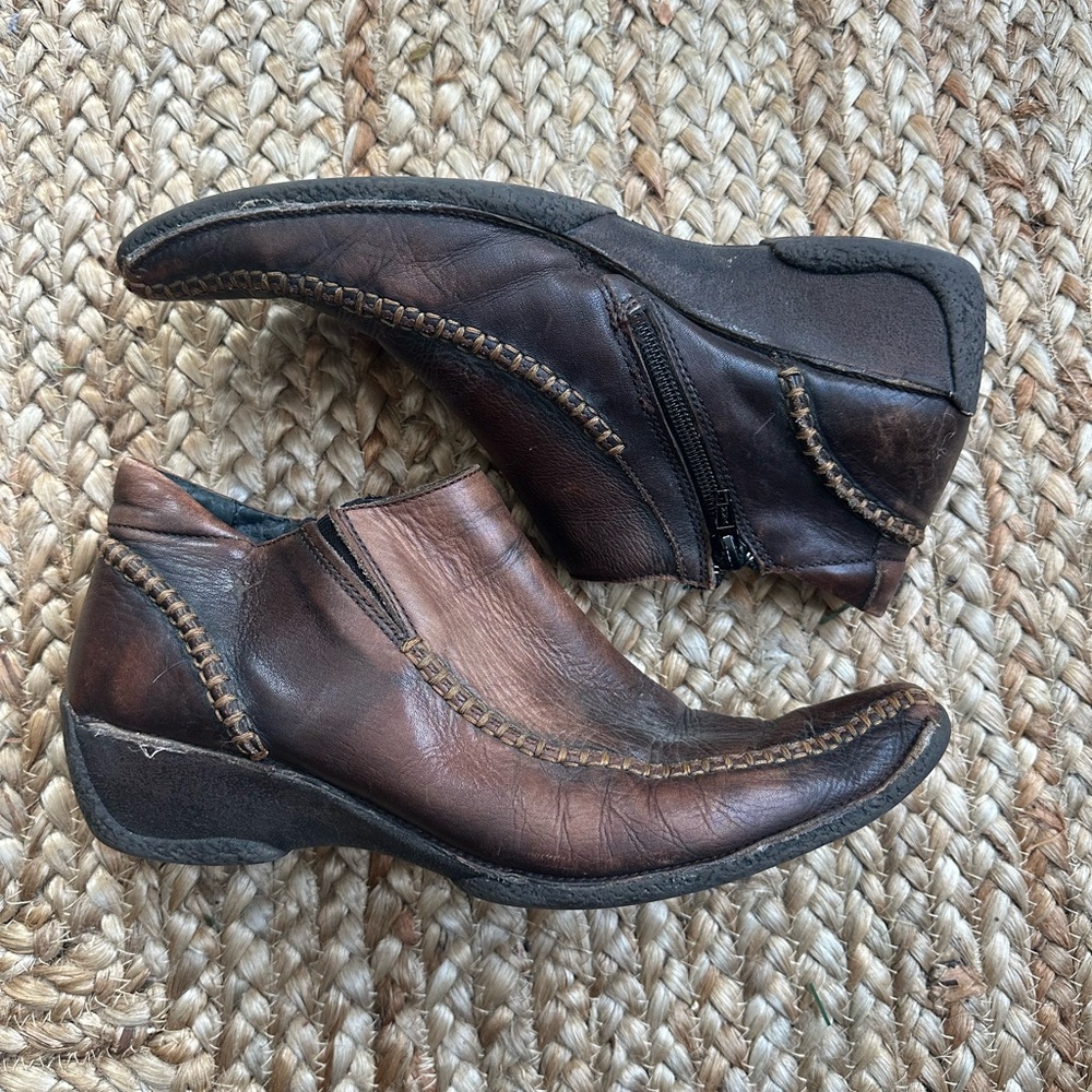 Pikolinos leather elf booties